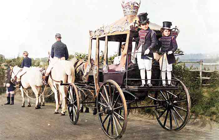 Wilbee's Coronation Coach - 1911